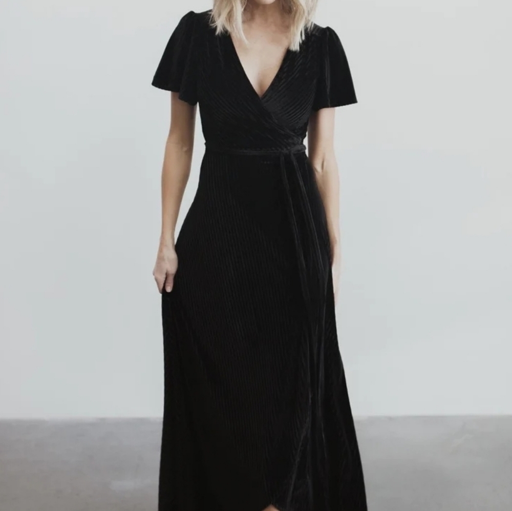 Andi Ribbed Velvet Wrap - Picture 7 of 10